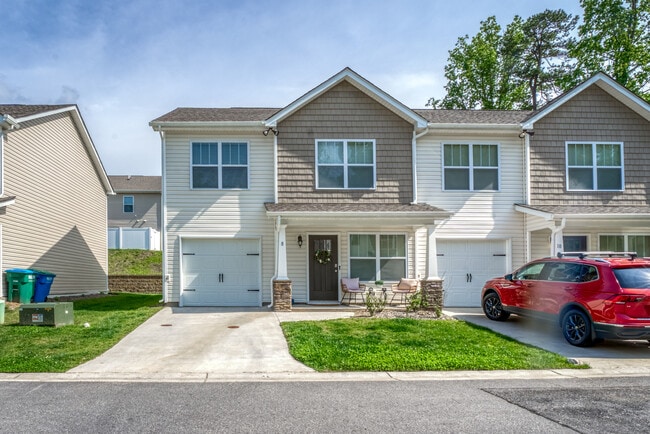 Building Photo - 8 Chambers Garden Dr