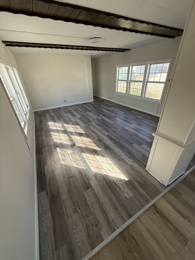 Building Photo - 109 SW Ave