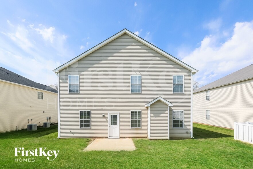 Building Photo - 4210 High Shoals Dr