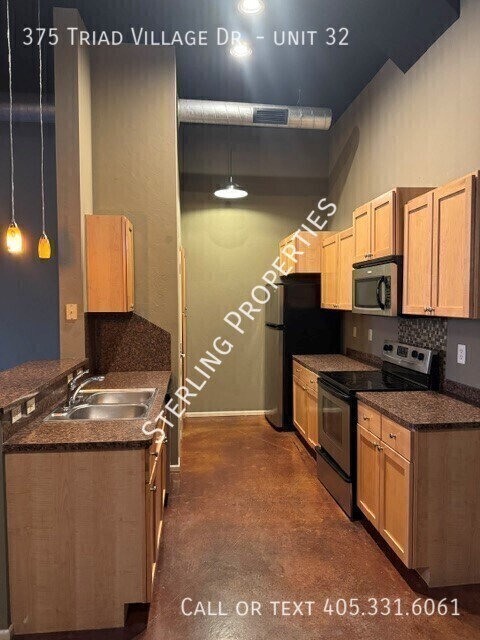Building Photo - 375 Triad Village Dr