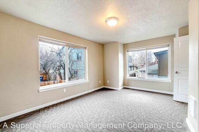Building Photo - 855 NW Ogden Ave