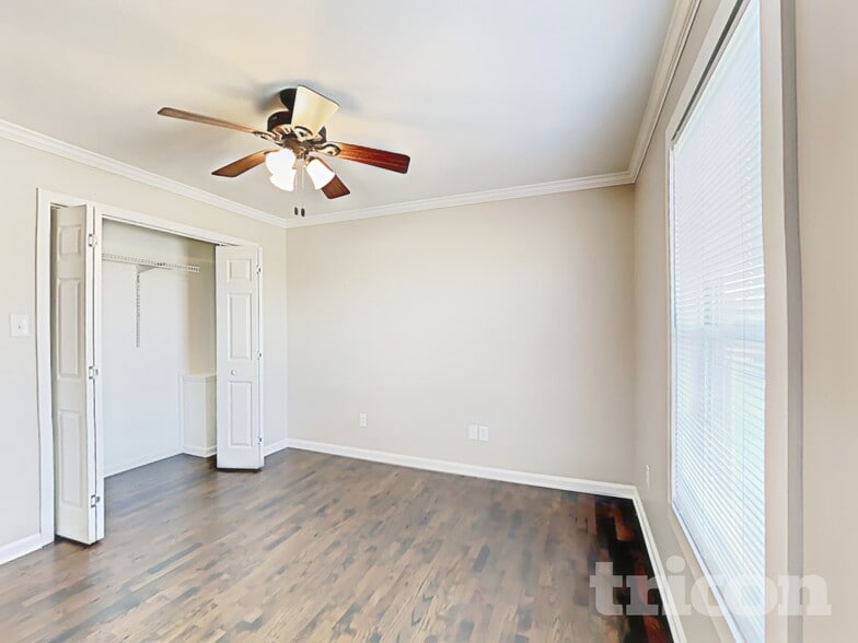 Building Photo - 137 Deercroft Dr