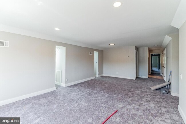 Building Photo - 904 Sumneytown Pike