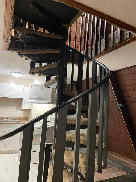 Building Photo - 3102 Alpine Dr