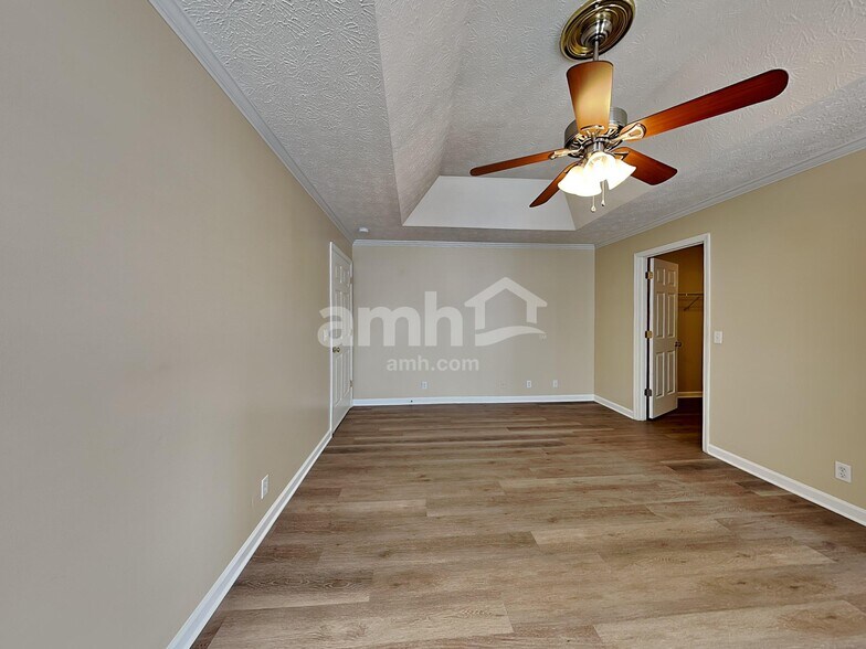 Building Photo - 1612 E Blairmont Dr