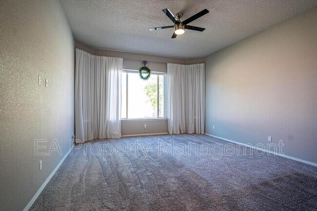 Building Photo - 827 Mesa Roja Trail NE