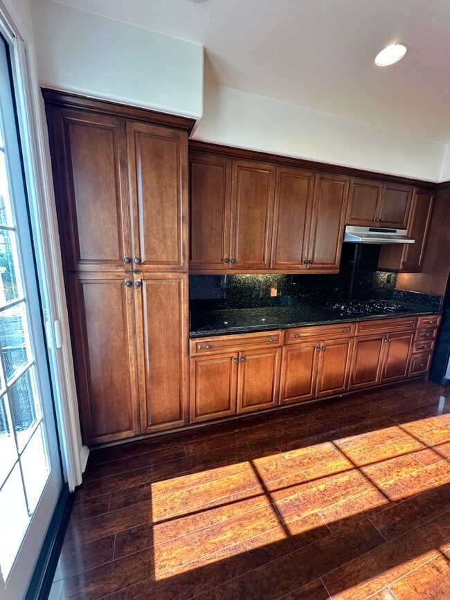 Building Photo - 2 Story home 3 Bedroom, 3 Bathroom Tustin Field.