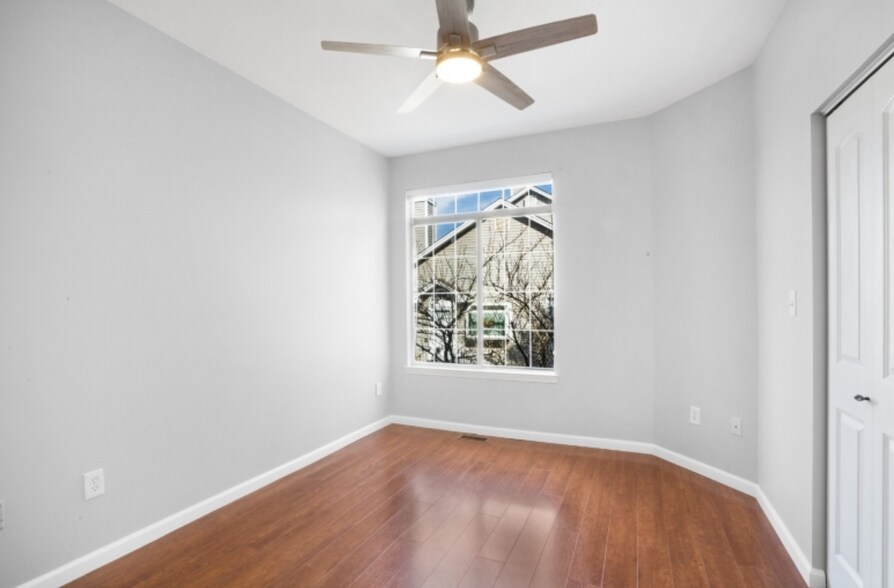 Building Photo - 89 Birchwood Rd