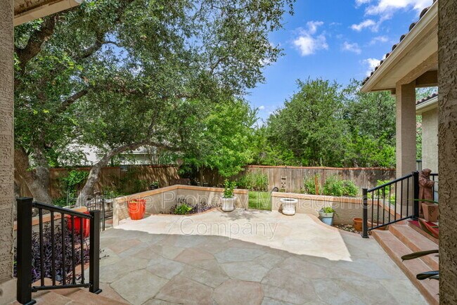 Building Photo - 24915 Estancia Cir