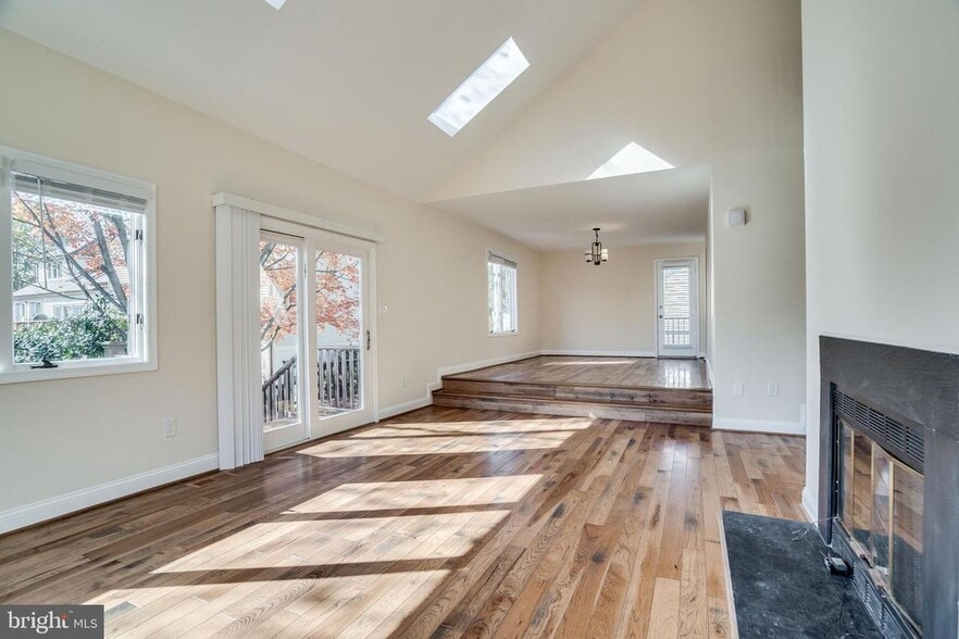 Building Photo - 6505 Gretna Green Way
