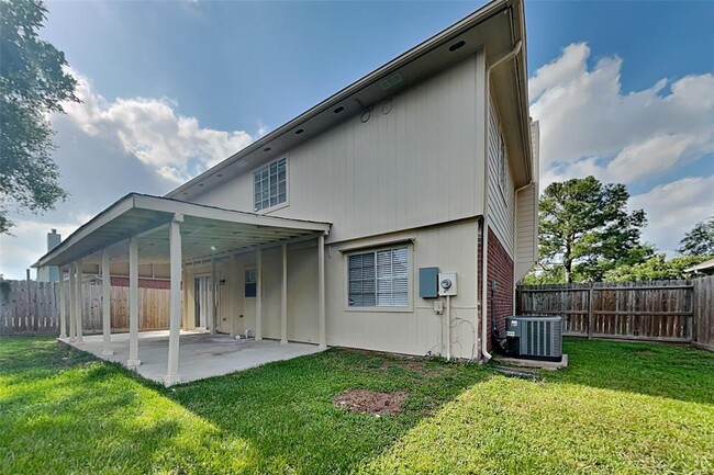 Building Photo - 8303 Holmwood Dr