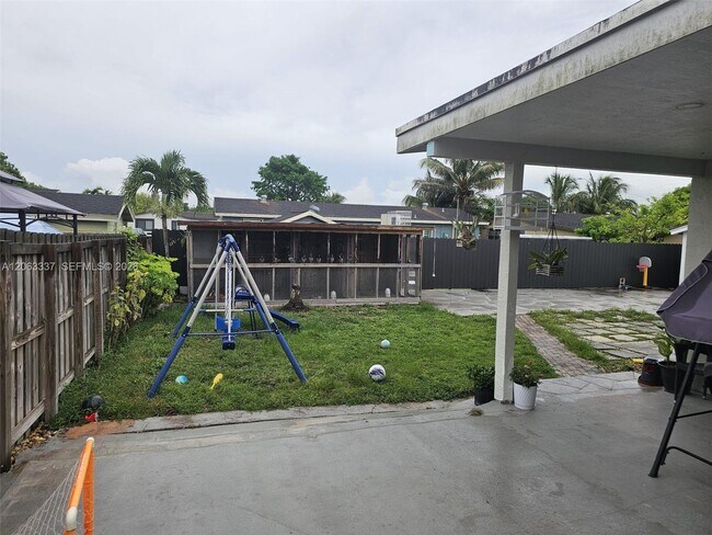 Building Photo - 75 SW 18th Ave