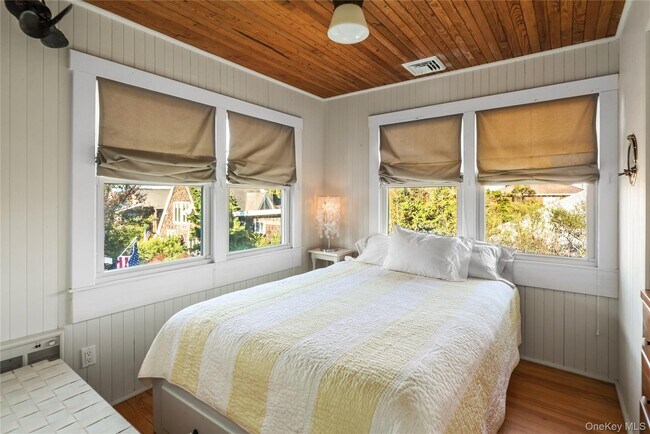 Building Photo - 696 Ocean Breeze Walk