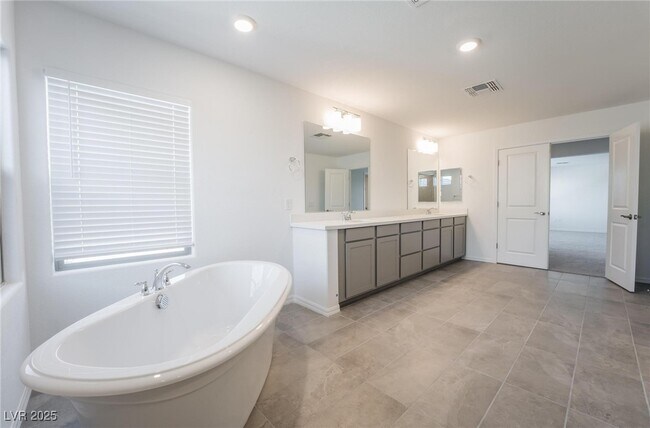 Building Photo - 7171 Bold Rock Ave