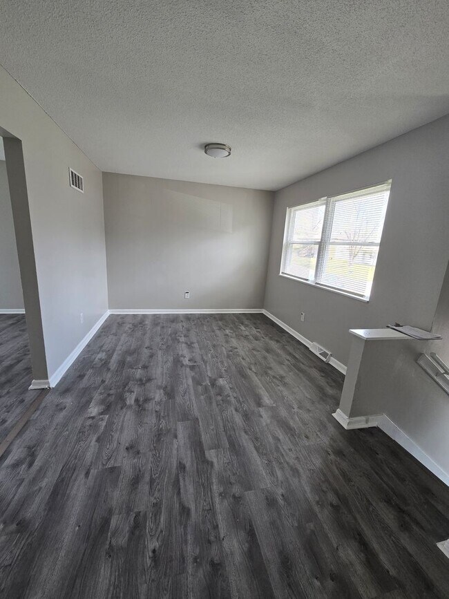 Building Photo - 1408 N 63rd Terrace