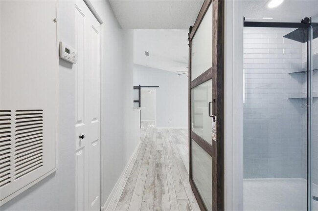 Building Photo - 2532 Grassy Point Dr