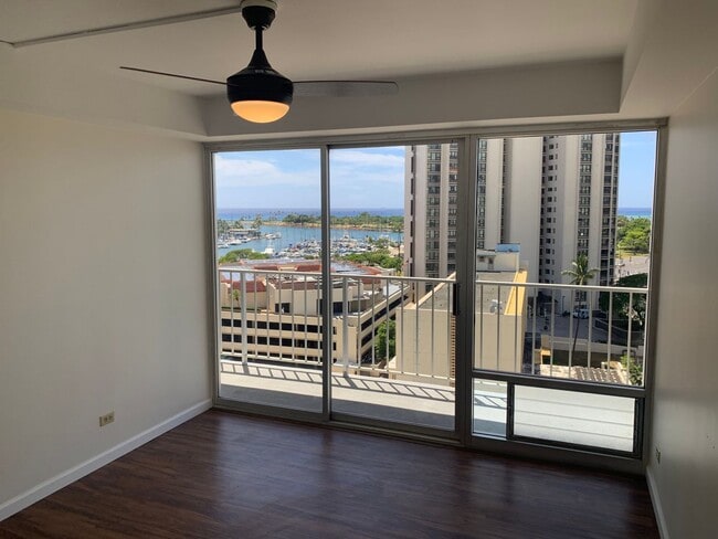 Building Photo - Pet Friendly, Secured, Lanai, AC, Private W&D
