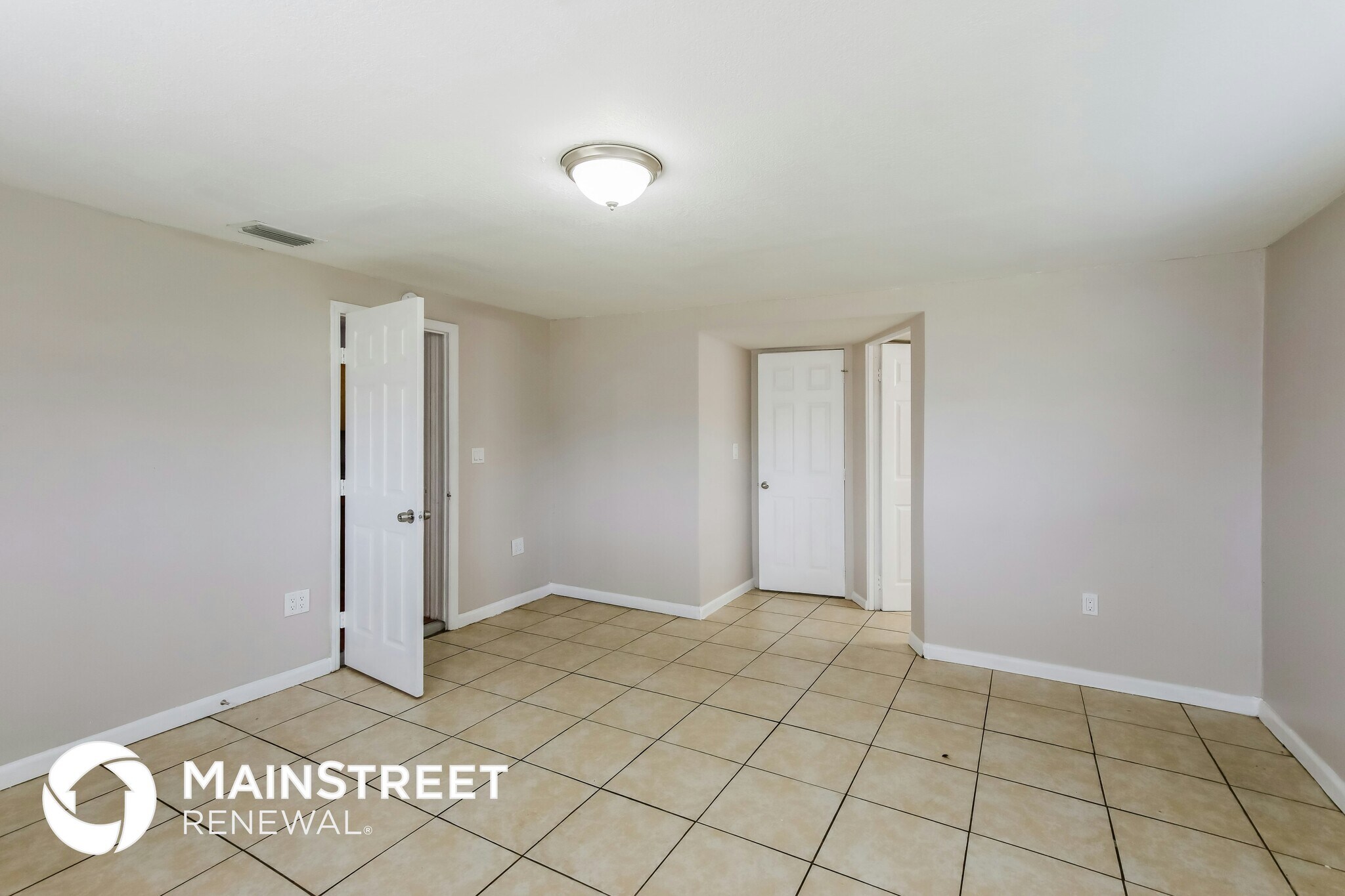 Building Photo - 1585 E Breezy Ln