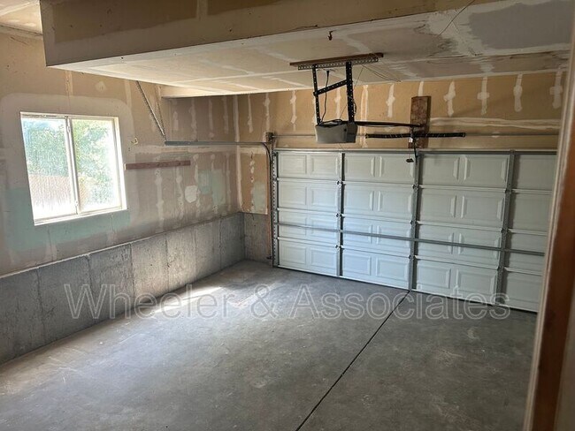 Building Photo - 1315 Brooke Ln