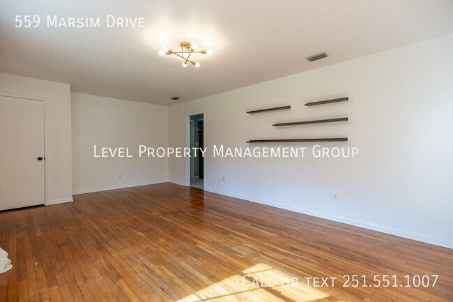 Building Photo - 559 Marsim Dr