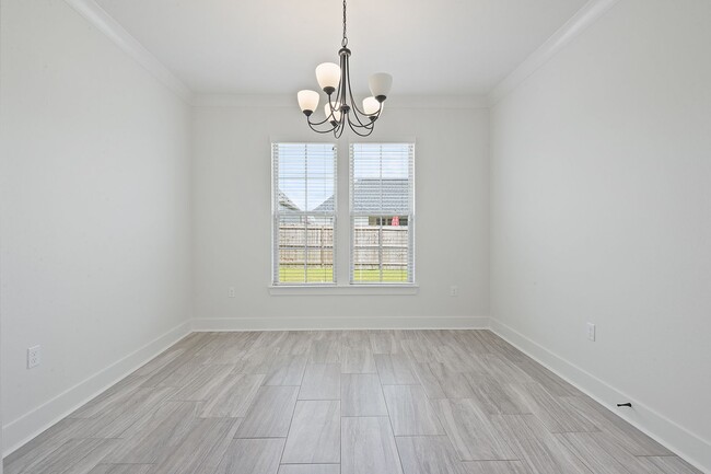 Building Photo - Beautiful home with high end finishes