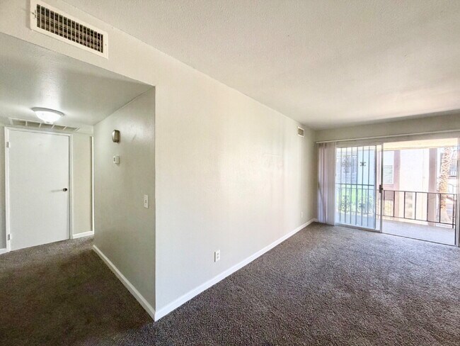 Building Photo - HIVE SUMMER MOVE-IN SPECIAL: 3 BEDROOM CONDO | COMMUNITY POOLS + WALKING TRAILS | CENTRAL LAS VEG...