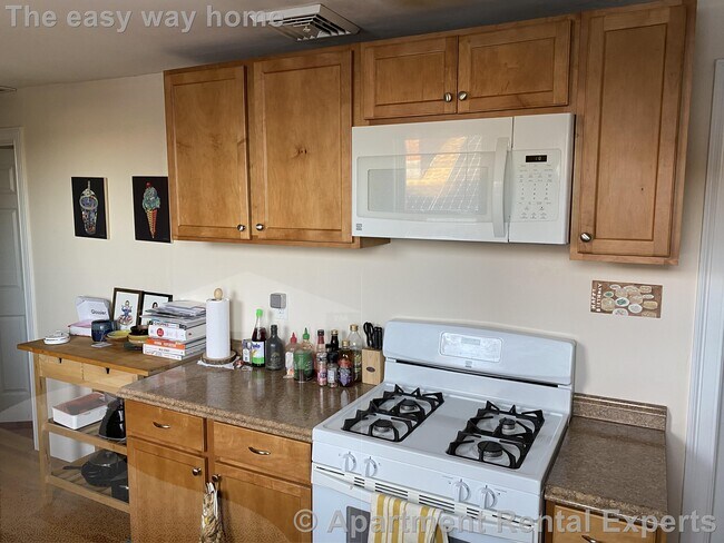 Building Photo - 15 Sargent Ave