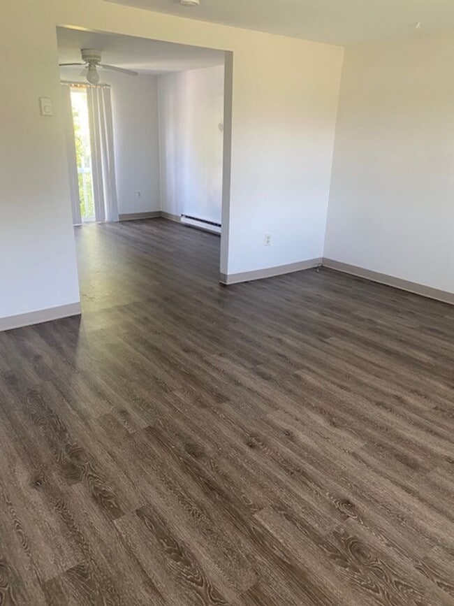 Building Photo - 368C-D Electronics Pkwy