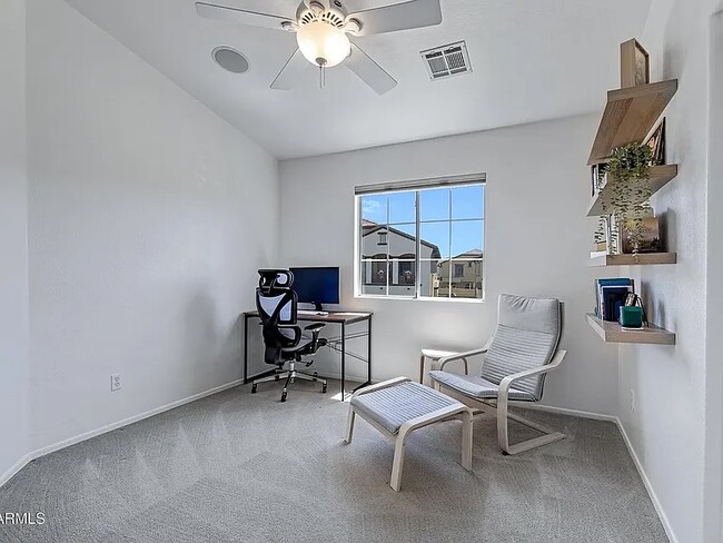 Building Photo - 2725 E Mine Creek Rd