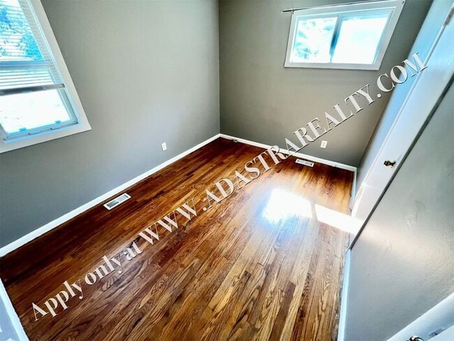Building Photo - Very Nice 3 bedroom Home in Kansas City, MO-Available in MAY!!