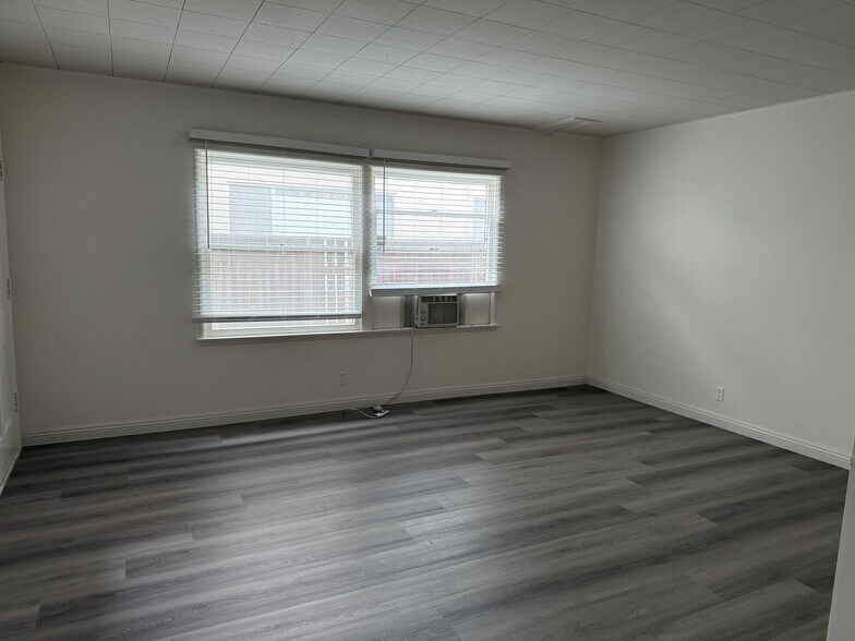 Building Photo - 3646 Vinton Ave