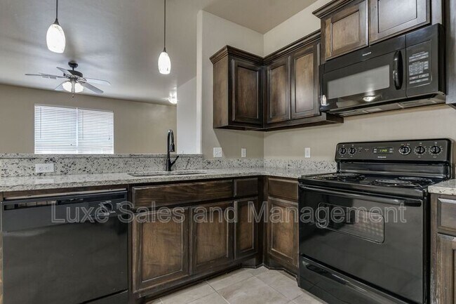 Building Photo - 1308 Garden Gate Dr