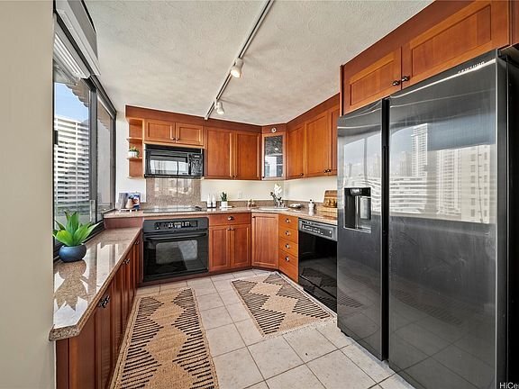 Building Photo - 343 Hobron Ln