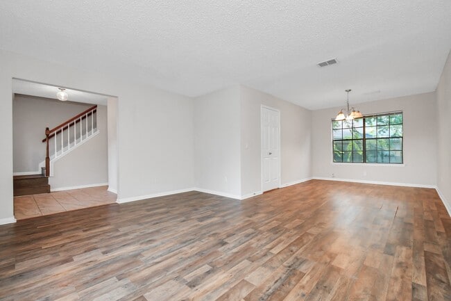Building Photo - 8823 High Haven Dr