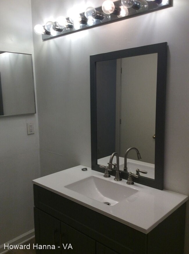 Building Photo - 2 br, 2 bath House - 204 Bristol Commons