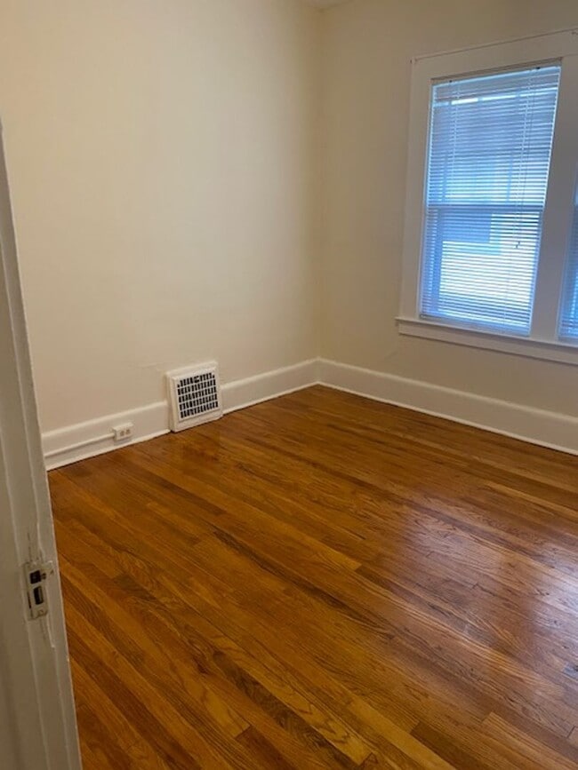 Building Photo - 1009 Euclid Ave