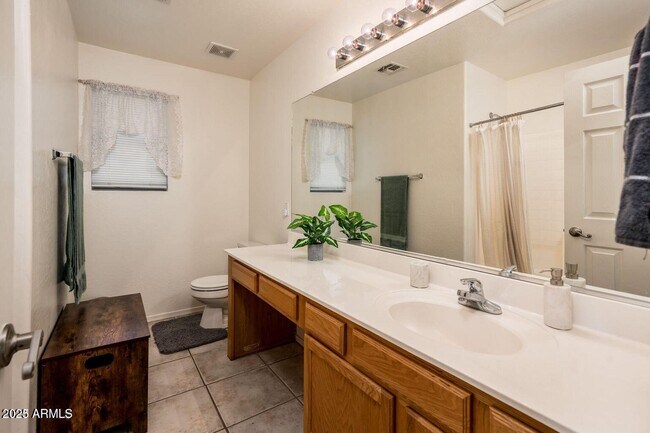 Building Photo - 13604 W Rovey Ave