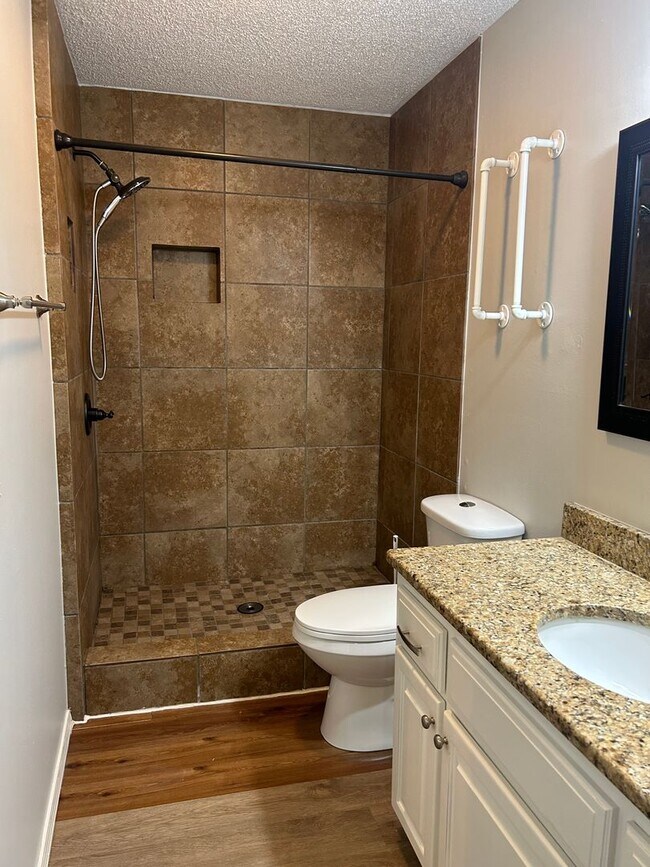 Building Photo - 6 Williams Ln