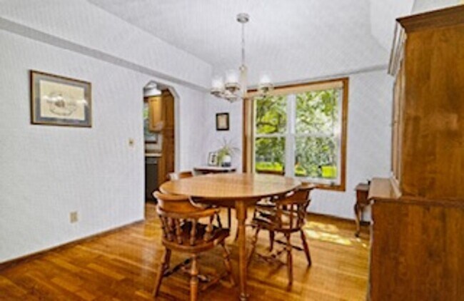 Building Photo - 3 Bedroom / 3.5 Bath House in Peoria