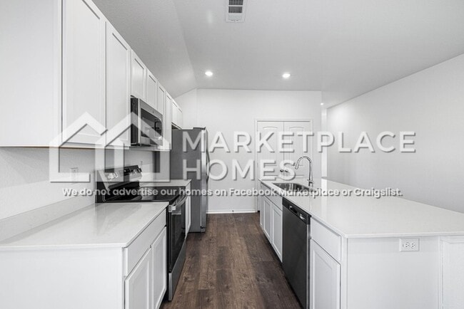 Building Photo - 22 Cedarwood Dr