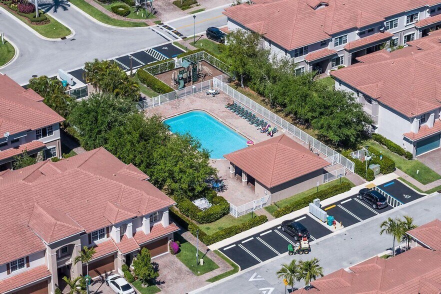 Building Photo - 84 Nottingham Pl