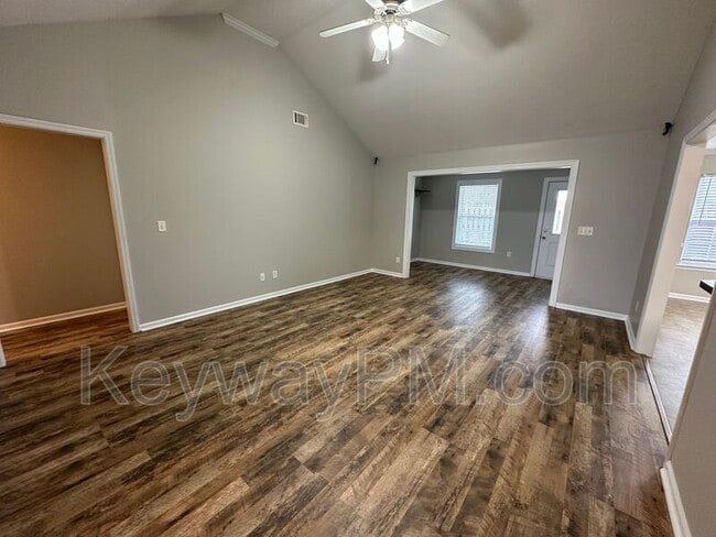 Building Photo - 110 Fox Haven Dr