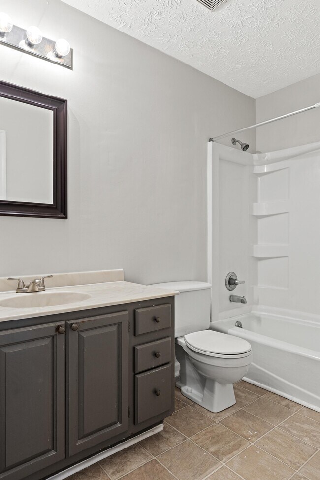 Building Photo - 1200 Tishoff Dr