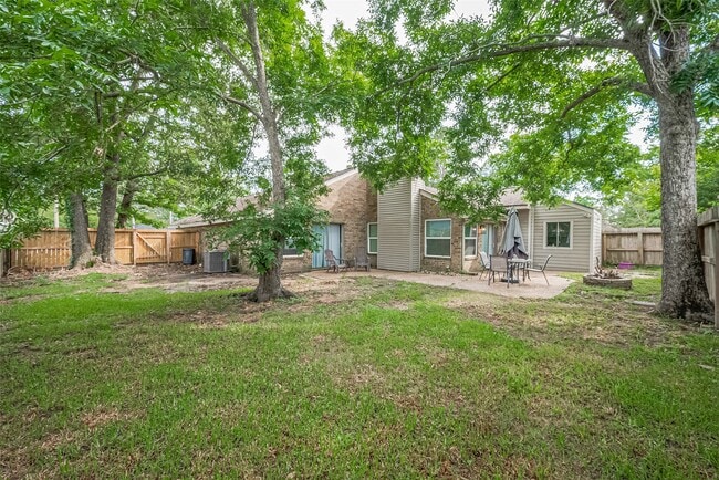 Building Photo - 8711 Pines Pl Dr