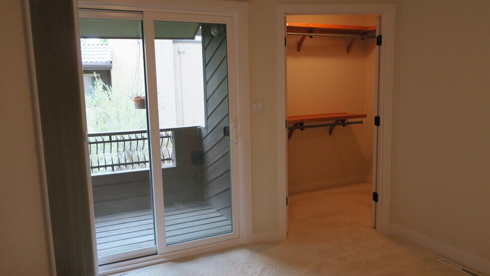 Building Photo - 2979 Shady Holw E