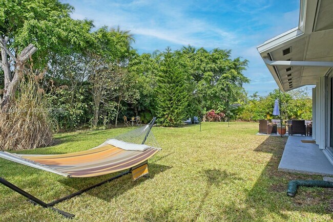 Building Photo - 10900 SW 124th Rd