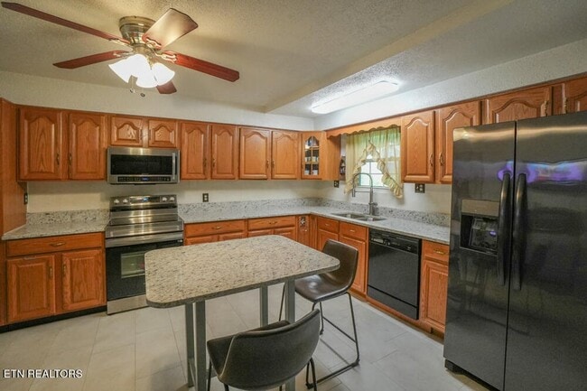 Building Photo - 1301 Chert Pit Rd