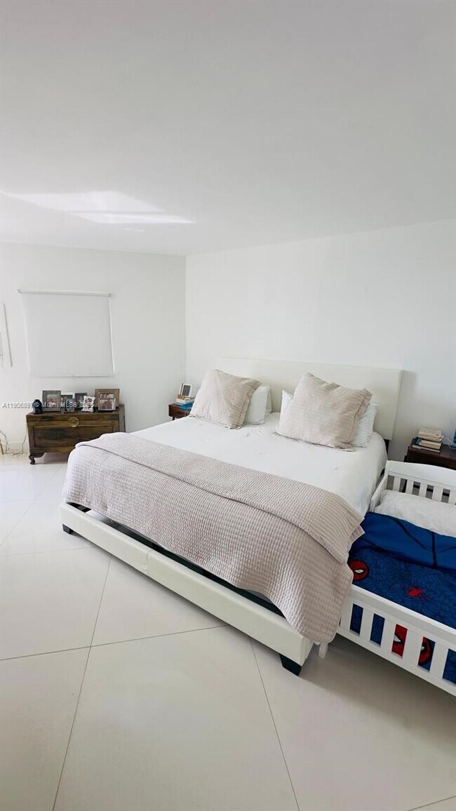 Building Photo - 3610 Yacht Club Dr