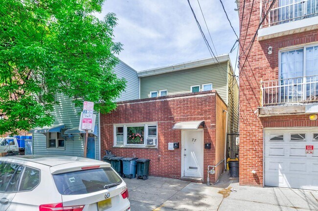 Building Photo - 77 Wallis Ave