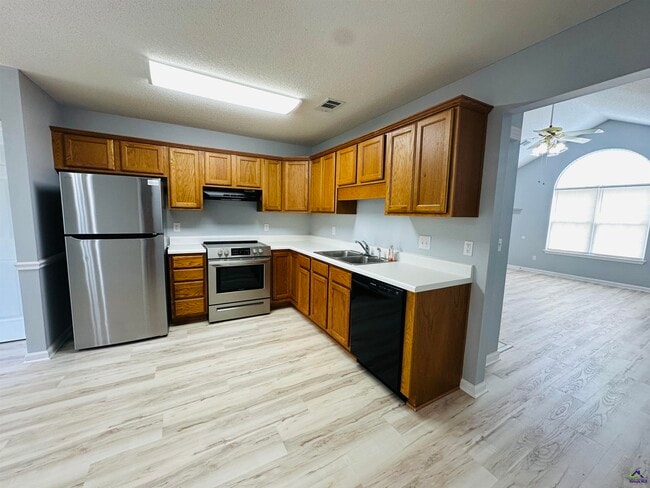 Building Photo - 107 Eagles Landing Trail